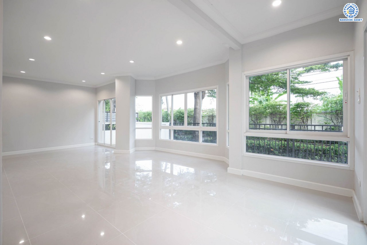 บ้านมือสองตกแต่งใหม่ โครงการ มณีรินทร์พาร์ค รัตนาธิเบศร์-ท่าอิฐ แบรนด์ Property Perfect เนื้อที่ 59.4 ตร.ว. ฟังก์ชัน 3 ห้องนอน 3 ห้องน้ำ จอดรถได้ 2 คัน บนทำเลศักยภาพ เชื่อมต่อทั้ง ถนนรัตนาธิเบศร์ และถนนราชพฤกษ์ ใจกลาง 2 เซ็นทรัลฯ ใกล้ทางด่วน "งามวงศ์วาน" และรถไฟฟ้า "สถานีบางรักน้อยท่าอิฐ"...